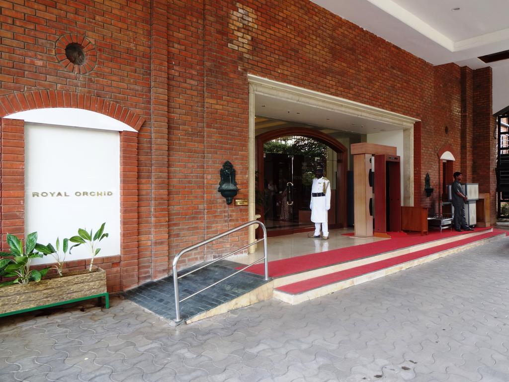 Hotel Royal Orchid Bangalore Esterno foto