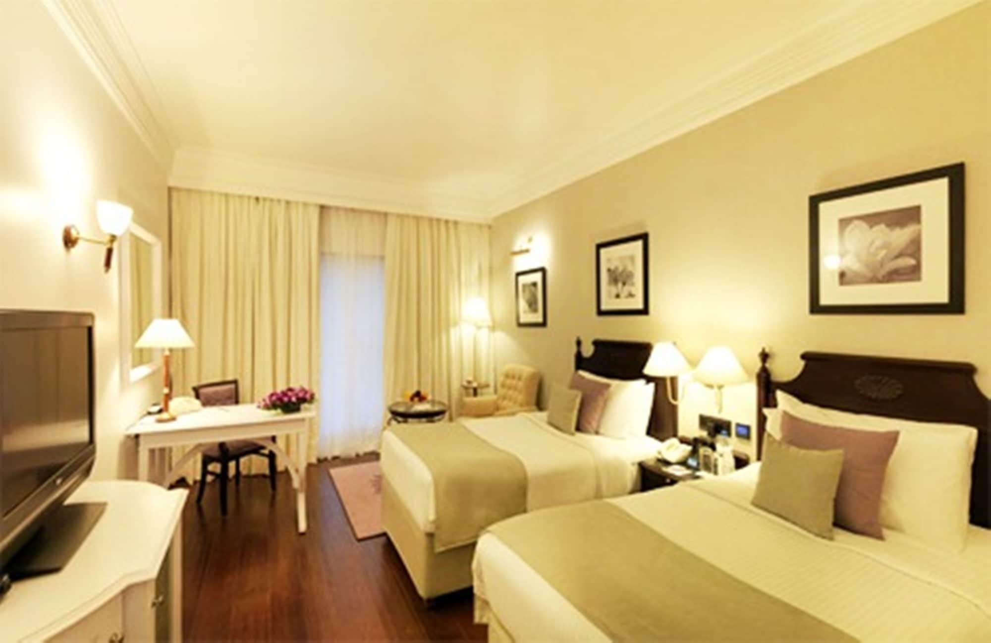 Hotel Royal Orchid Bangalore Esterno foto
