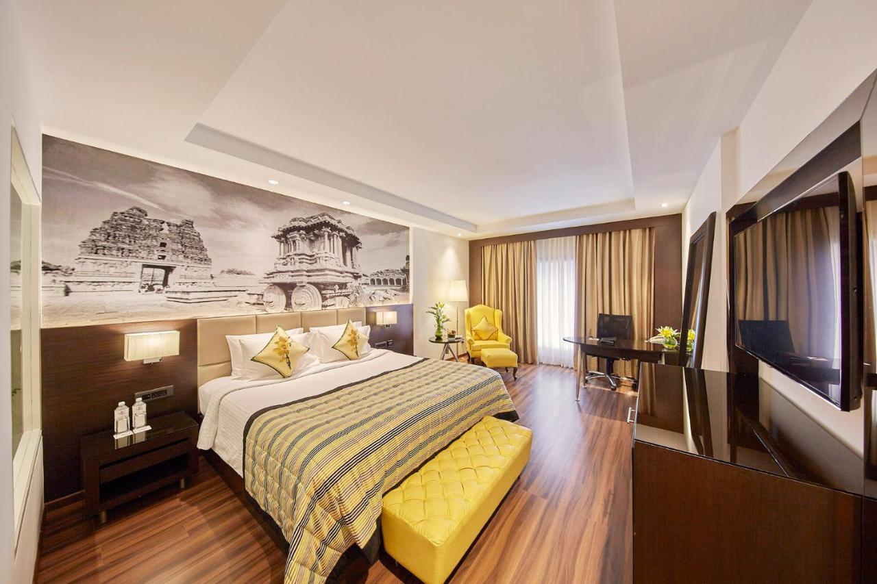 Hotel Royal Orchid Bangalore Esterno foto