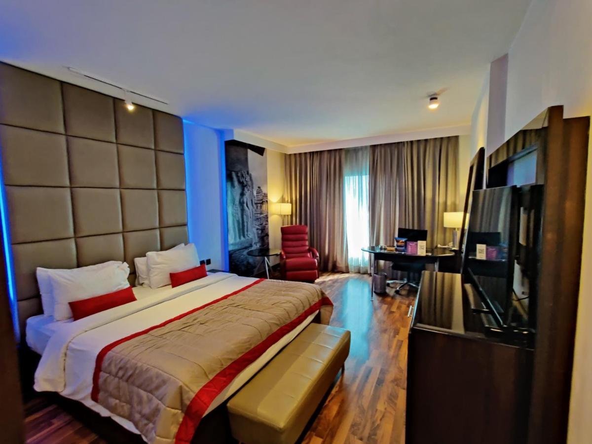 Hotel Royal Orchid Bangalore Esterno foto