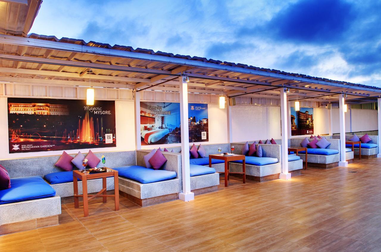 Hotel Royal Orchid Bangalore Esterno foto