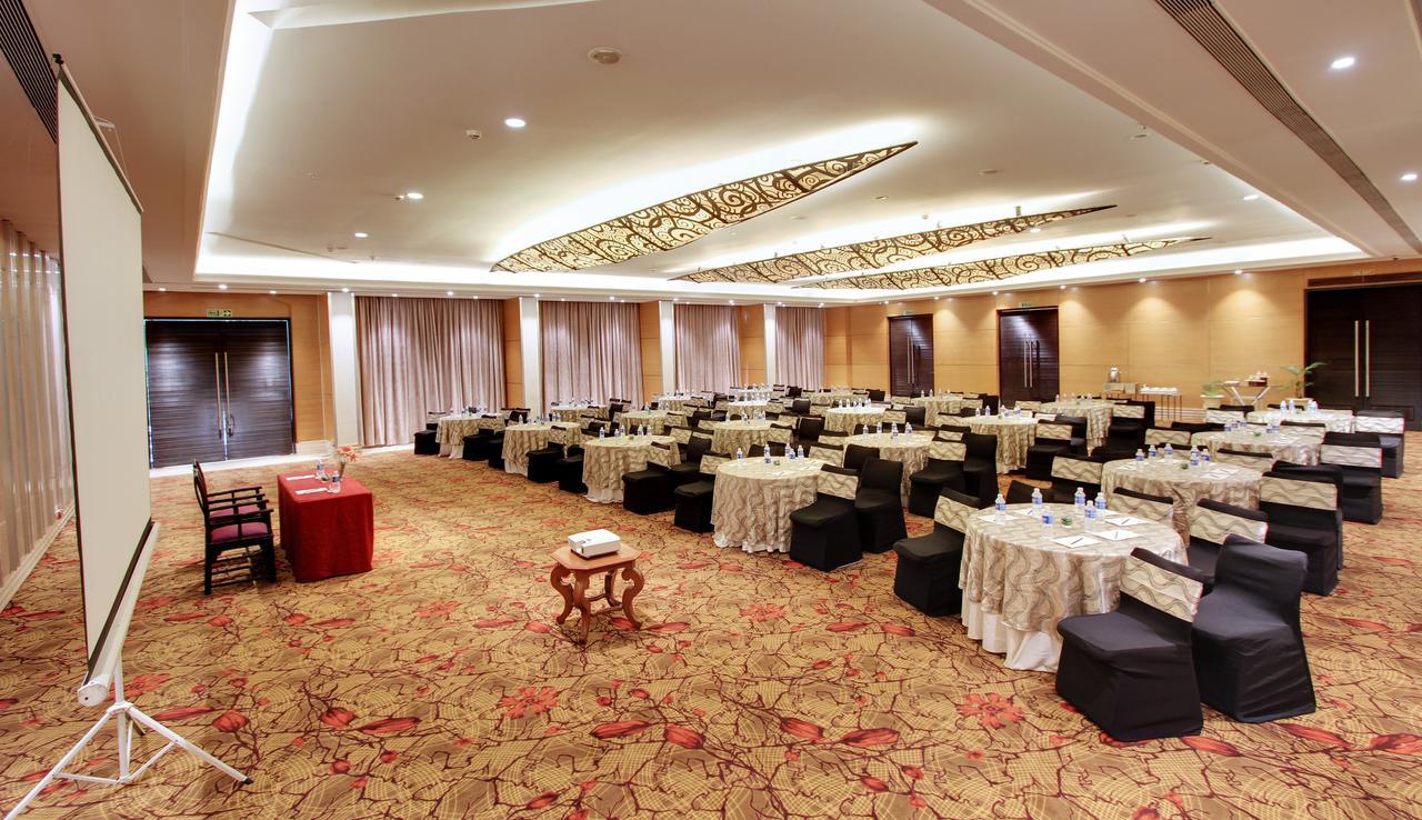 Hotel Royal Orchid Bangalore Esterno foto