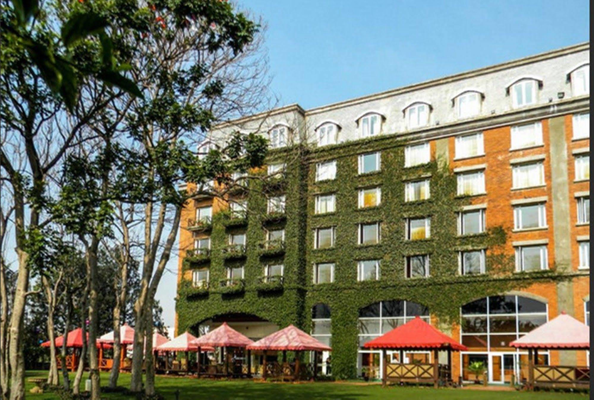 Hotel Royal Orchid Bangalore Esterno foto